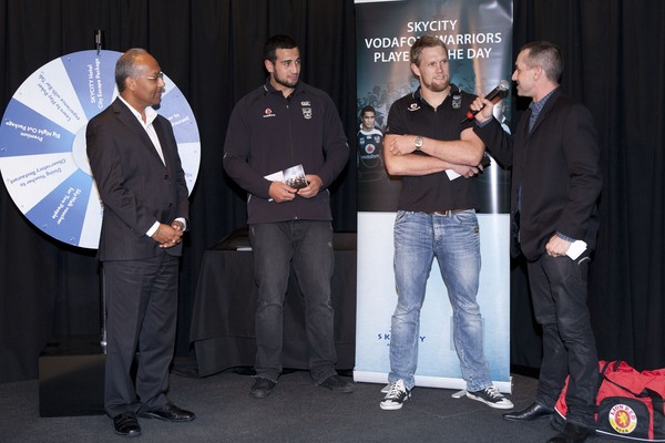 Micheal Luck and Ben Matulino - Vodafone Warriors players step up to receive their award of SKYCITY Player of the Day for the last four rounds